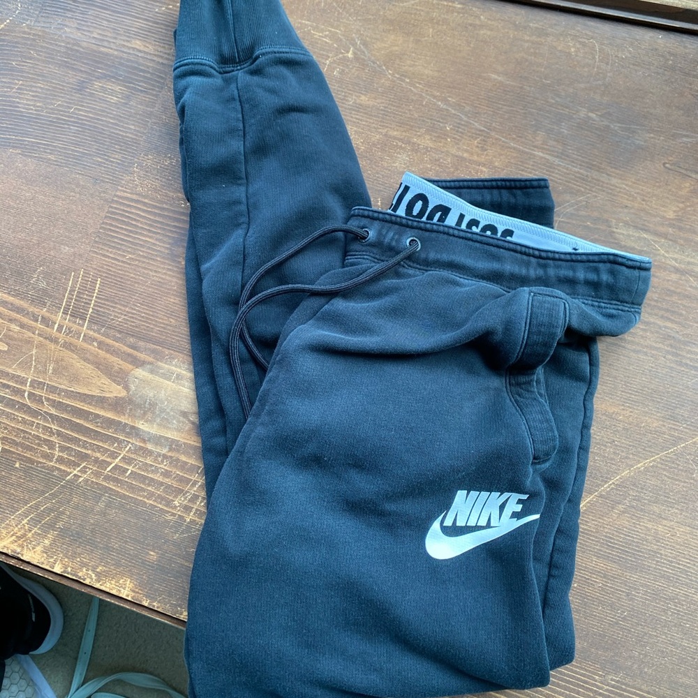 NIKE Sweatpants